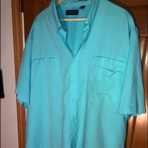 ROUNDTREE and YORKE S/S casual/fishing shirt.  Size4XB. Vented back.